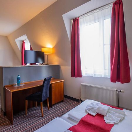 Seehotel Brandenburg an der Havel Brielow Exterior foto