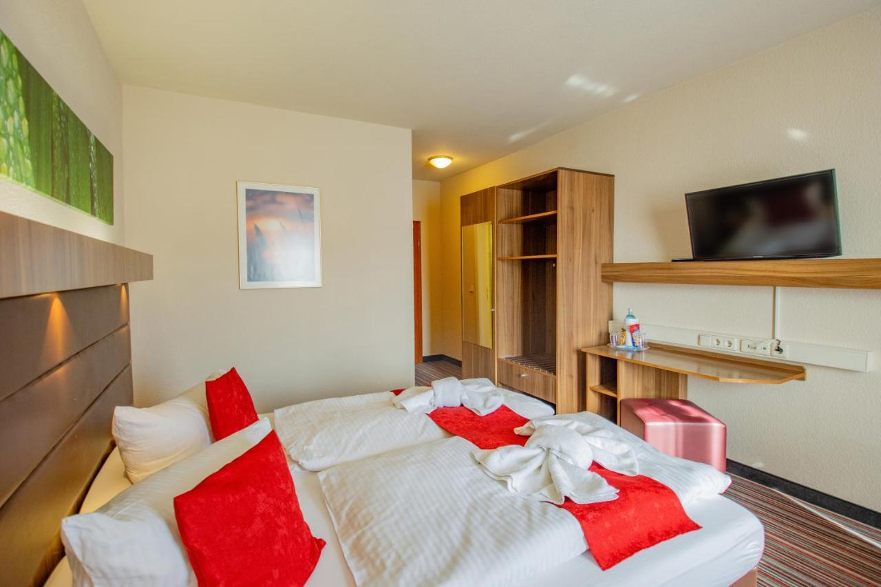 Seehotel Brandenburg an der Havel Brielow Exterior foto