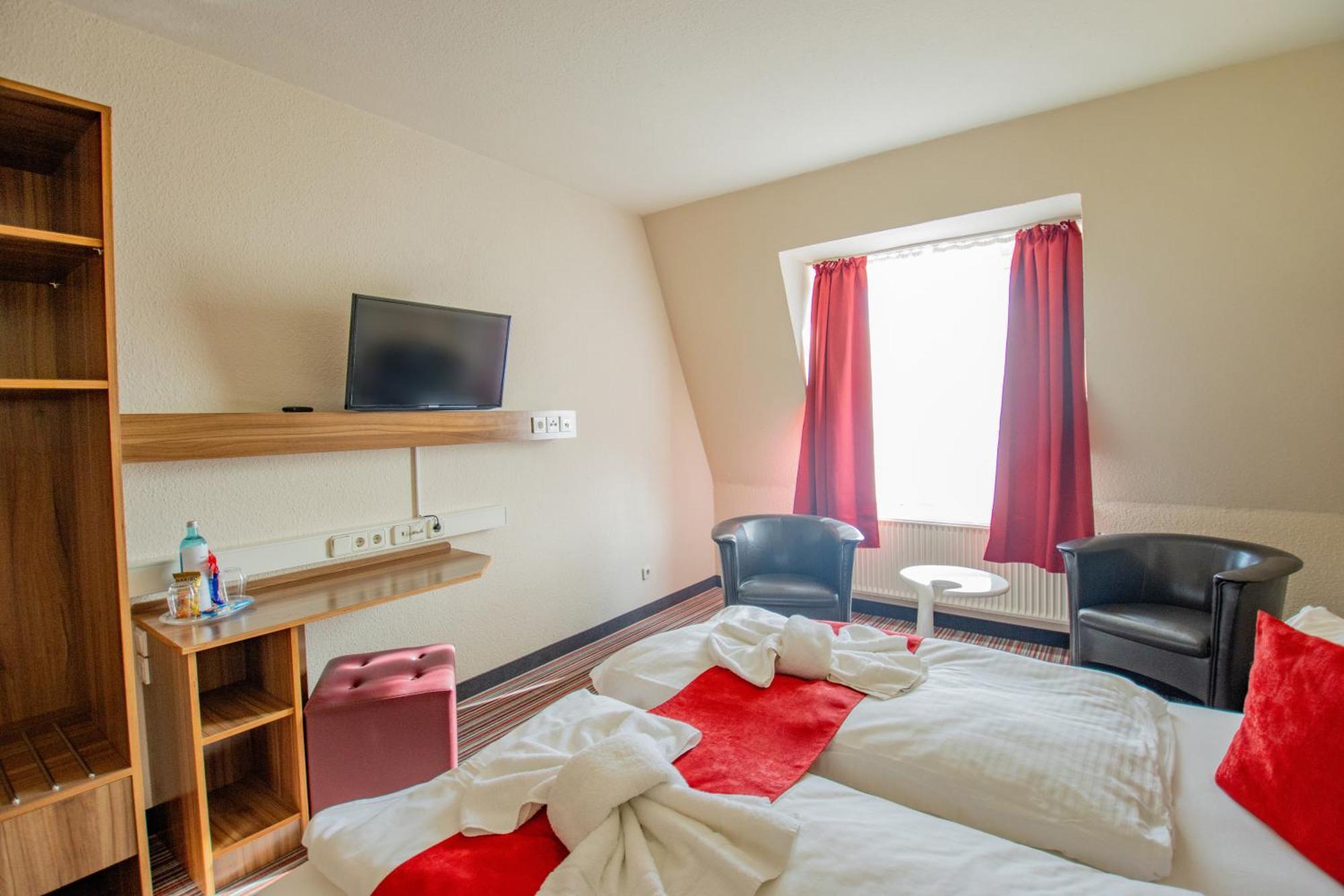 Seehotel Brandenburg an der Havel Brielow Exterior foto
