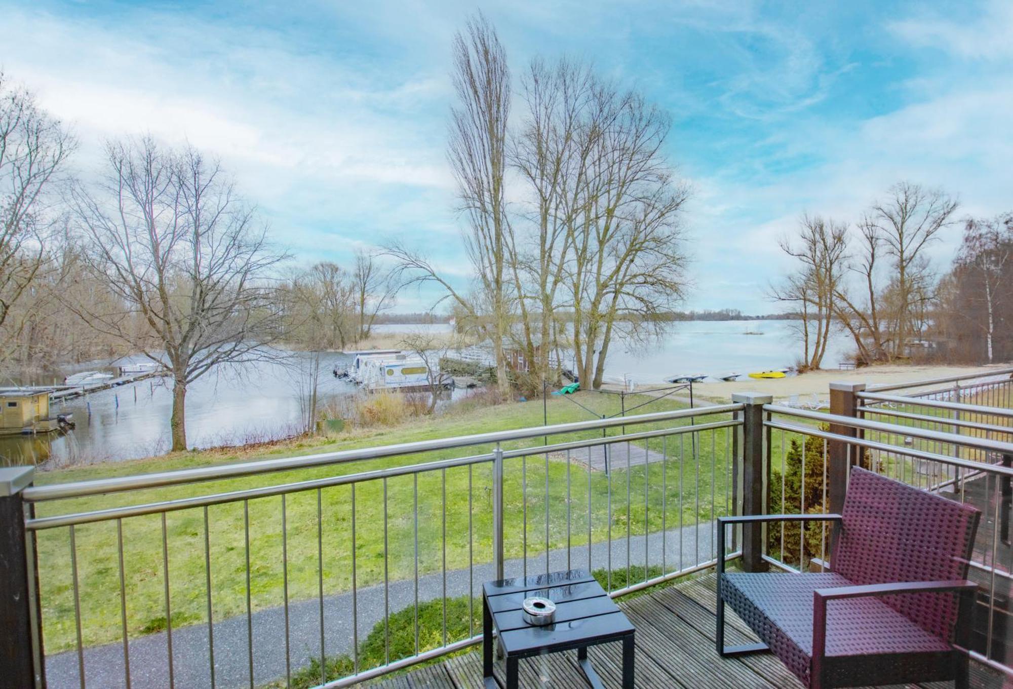 Seehotel Brandenburg an der Havel Brielow Exterior foto