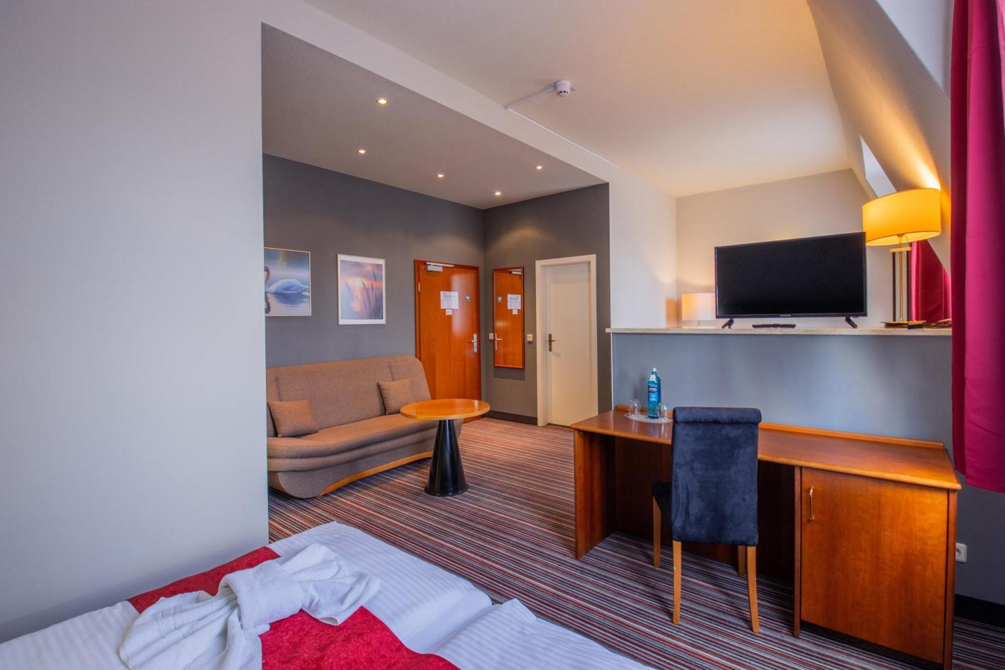 Seehotel Brandenburg an der Havel Brielow Exterior foto