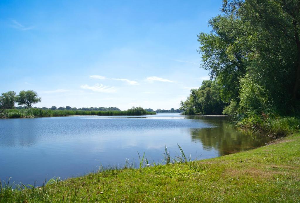 Seehotel Brandenburg an der Havel Brielow Exterior foto
